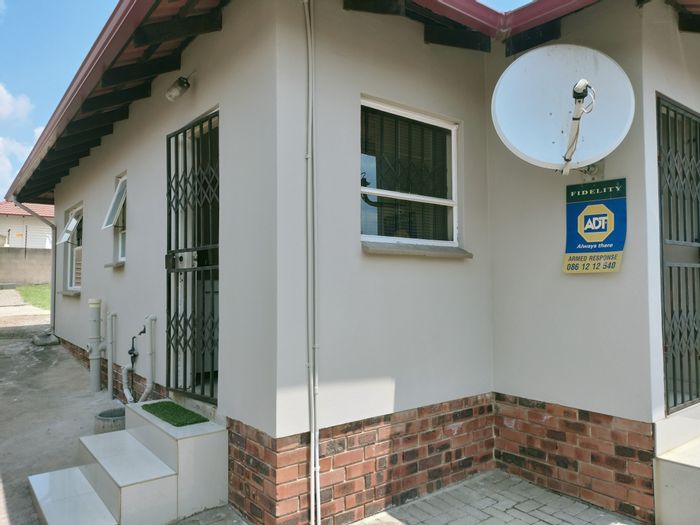 For Sale: House in Duvha Park with 2 beds, secure complex, large yard.