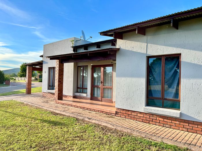 Townhouse for Sale in Bela Bela Central: 2 beds, patio, braai, ideal investment.
