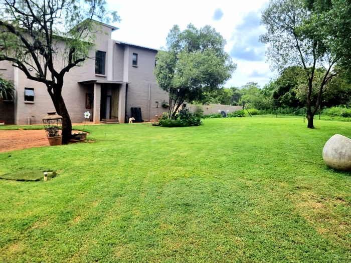 For Sale: House in Mooinooi Central with game estate access and spacious living areas.