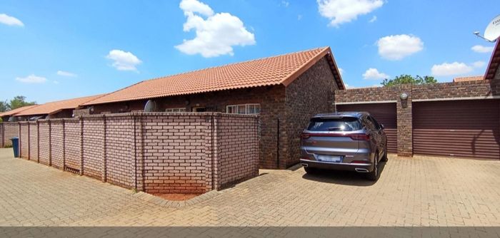 Townhouse For Sale in The Orchards: 2 Bedrooms, Private Yard, Secure Estate Living.