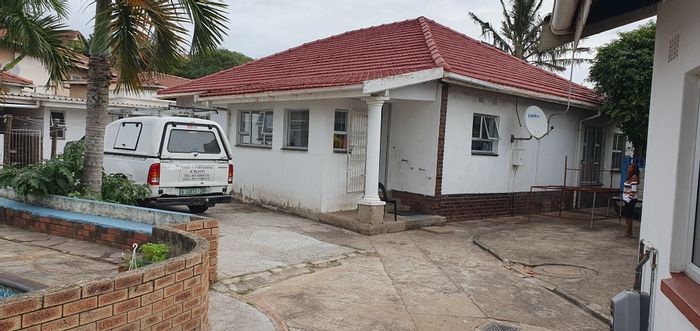Bluff House For Sale: 3 beds, pool, garage, granny flat, ideal for business.