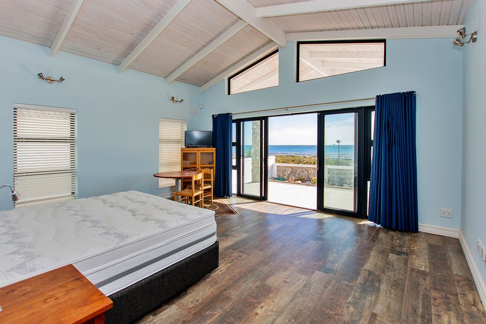 Main bedroom with sliding door to patio