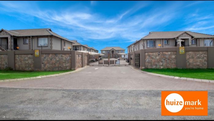 For Sale: 2-Bedroom Townhouse in Minnebron with balcony, pet-friendly complex, and parking.