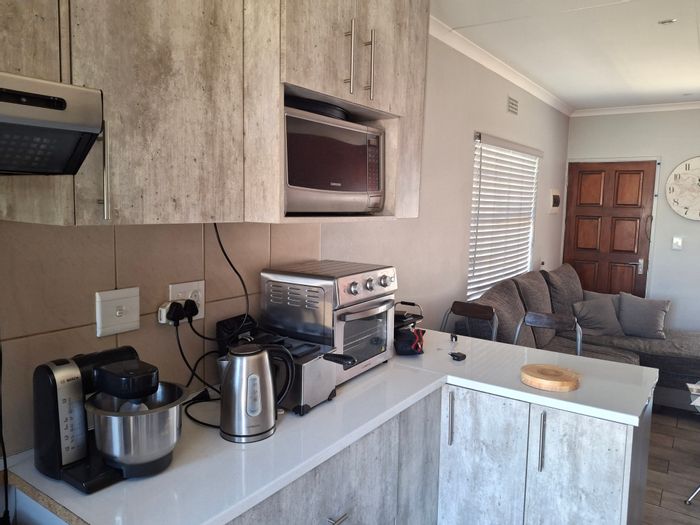 Clayville House For Sale: 3 Bedrooms, secure yard, parking, close to amenities.