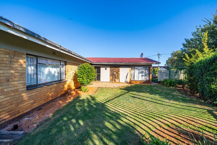 For Sale: Spacious 4-Bedroom House in Casseldale with Pool and Income Potential.
