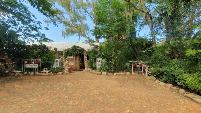 House for Sale in Cullinan Central: 4 beds, 4 baths, garden, parking.