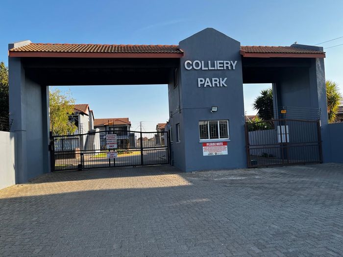 For Sale: Apartment in Denneoord with balcony, kids' play area, and secure parking.