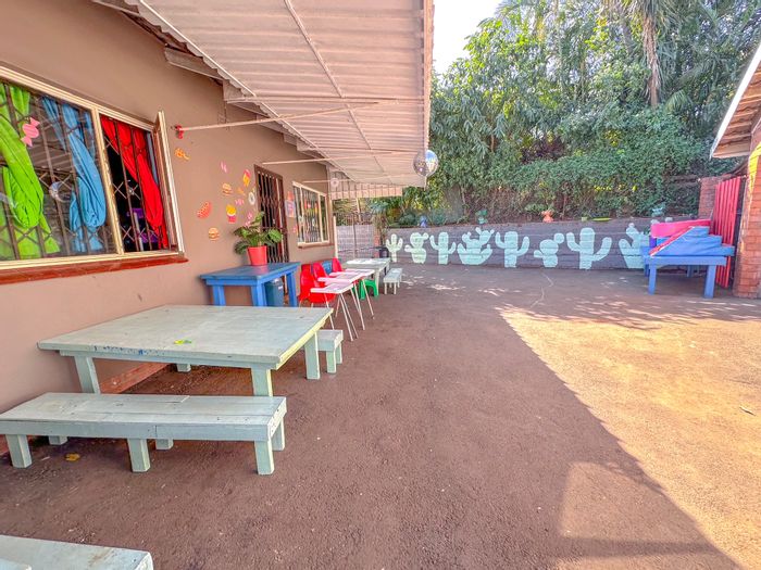 House for Sale in Nyala Park: Day Care Rights, Spacious Garden, 3 Bedrooms.