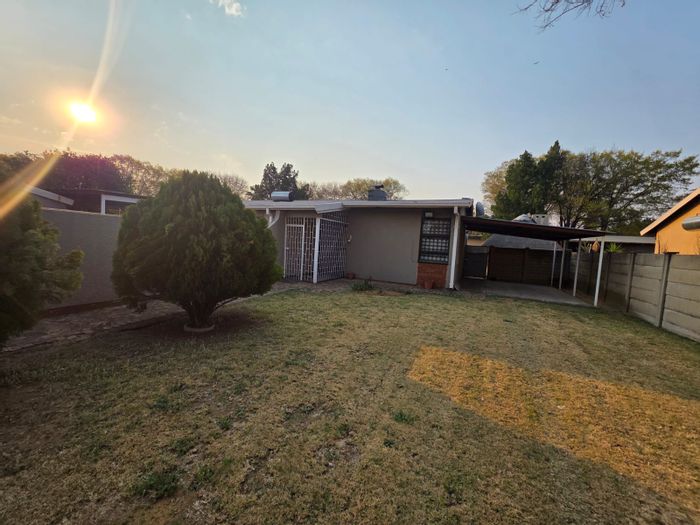 House for Sale in Sasolburg Ext 23: 3 Bedrooms, Pool, Garage, Carport.