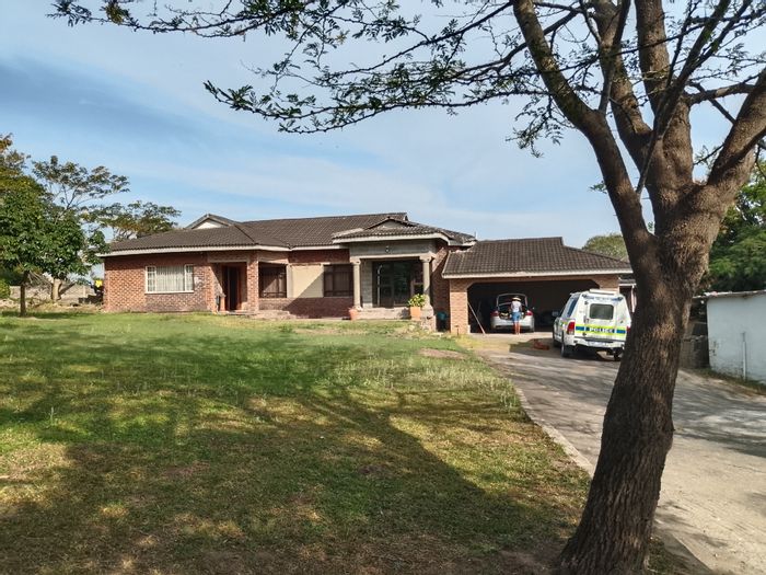 3-Bedroom House For Sale in Mandeni Central with Double Garage and Large Yard.