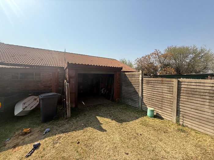 For Sale: Versatile Farm in Withok Estate with multiple income-generating dwellings.