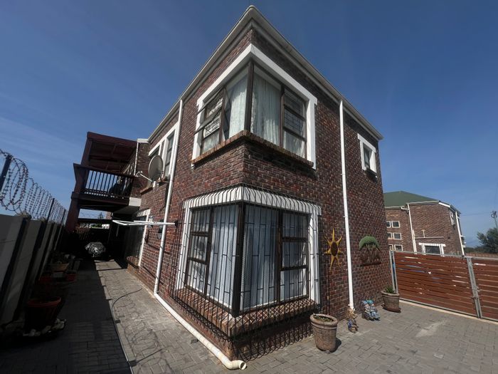 For Sale: House in Jeffreys Bay Central with ocean views, garage, and security.