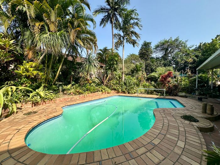 Spacious 4-bedroom house in Meer En See with pool, garden, and solar system. For Sale.