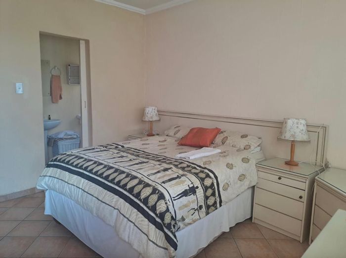 Dalpark Ext 1 Townhouse For Sale: 2 beds, 2 baths, balcony, secure parking.