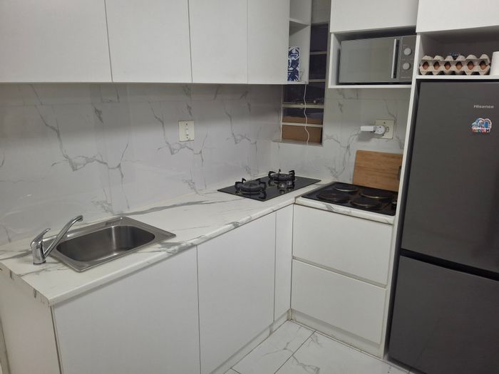 For Sale: Apartment in Commercia with secure access, prepaid electricity, and fibre-ready.