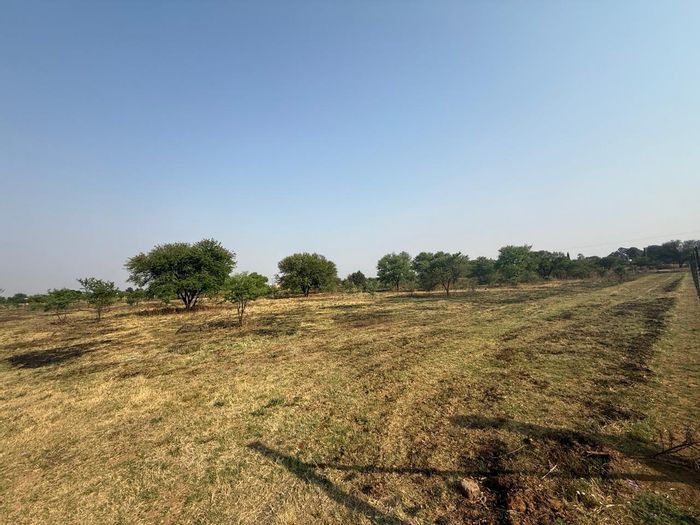 For Sale: 21,589 m² Vacant Land Residential in Houtkop AH, ideal for development.