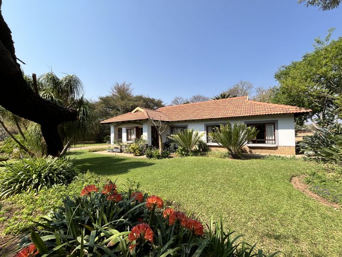 House for Sale in Bela Bela Central: 3 bedrooms, home office, gated estate, gardens.