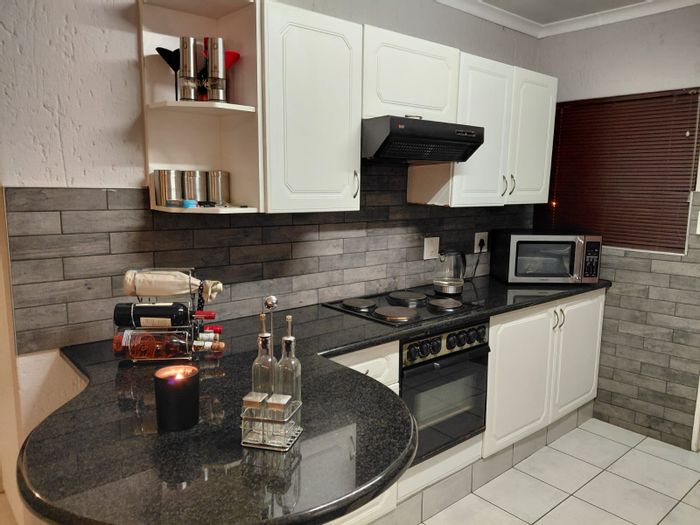 For Sale: Townhouse in Kenleaf with 2 bedrooms, garage, and open-plan living.