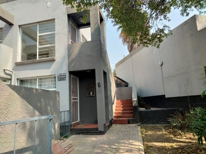 Radiokop Apartment For Sale: 2 Bedrooms, balcony, communal pool, 2 parking spaces.