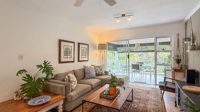 Ballito Central Apartment For Sale: 2 beds, 2 baths, amenities include pools and security.