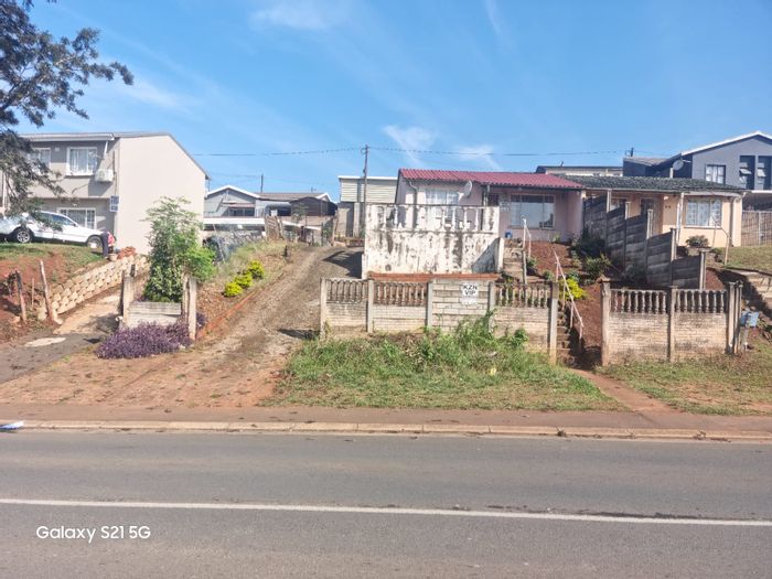 Grove End House For Sale: 2 Bedrooms, Double Carport, Fenced, Needs TLC.