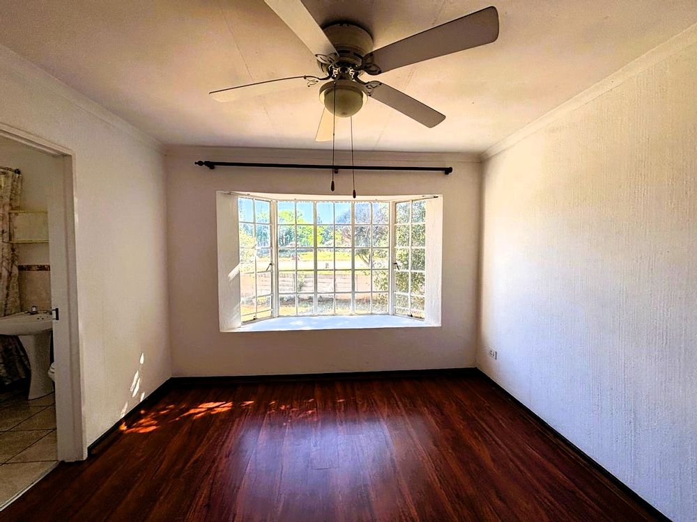 Bedroom with sunny nook