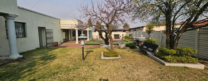 For Sale: Witbank Ext 8 House with rental units, pool, generator, and ample parking.