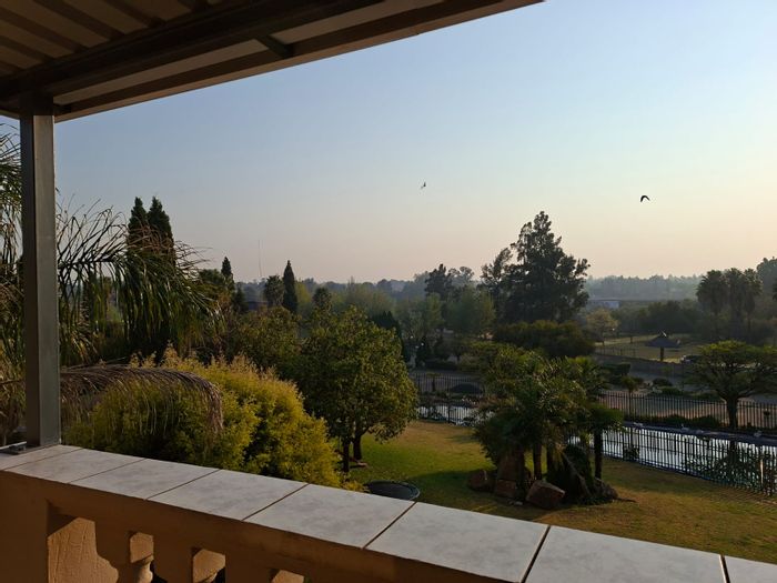 1-Bedroom Flat For Sale in Vaalpark with River Access and 24-Hour Security.