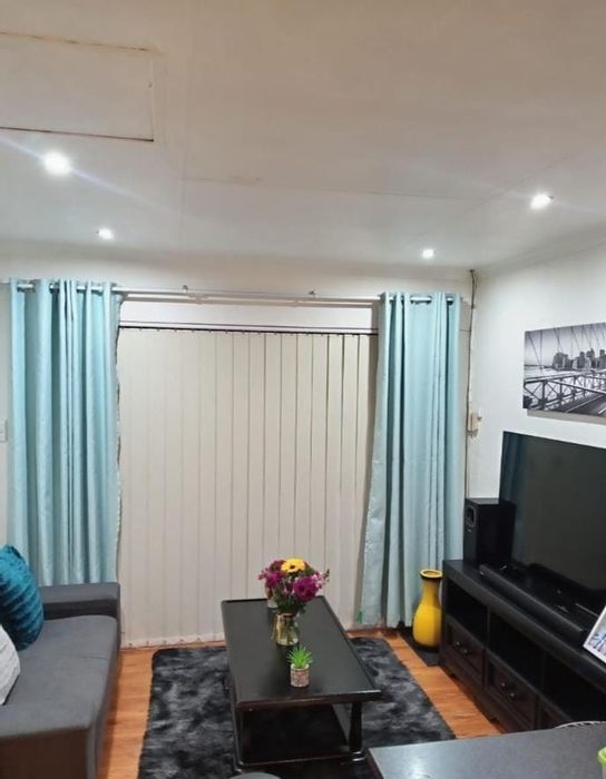 Secunda Central Apartment To Rent: 1 bed, open-plan living, carport, prepaid electricity.