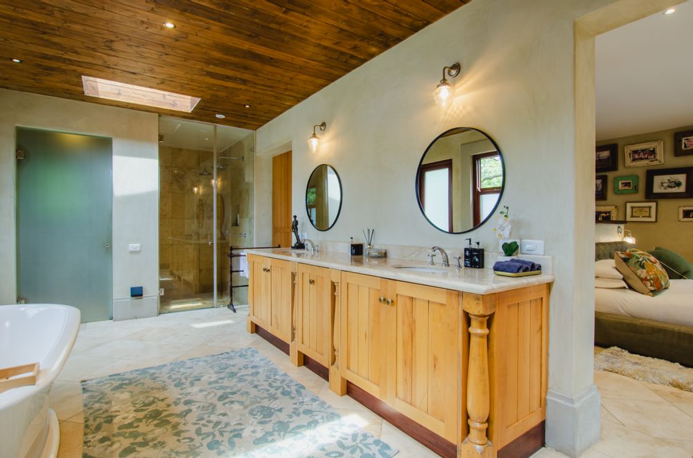 Main Bathroom with steam shower