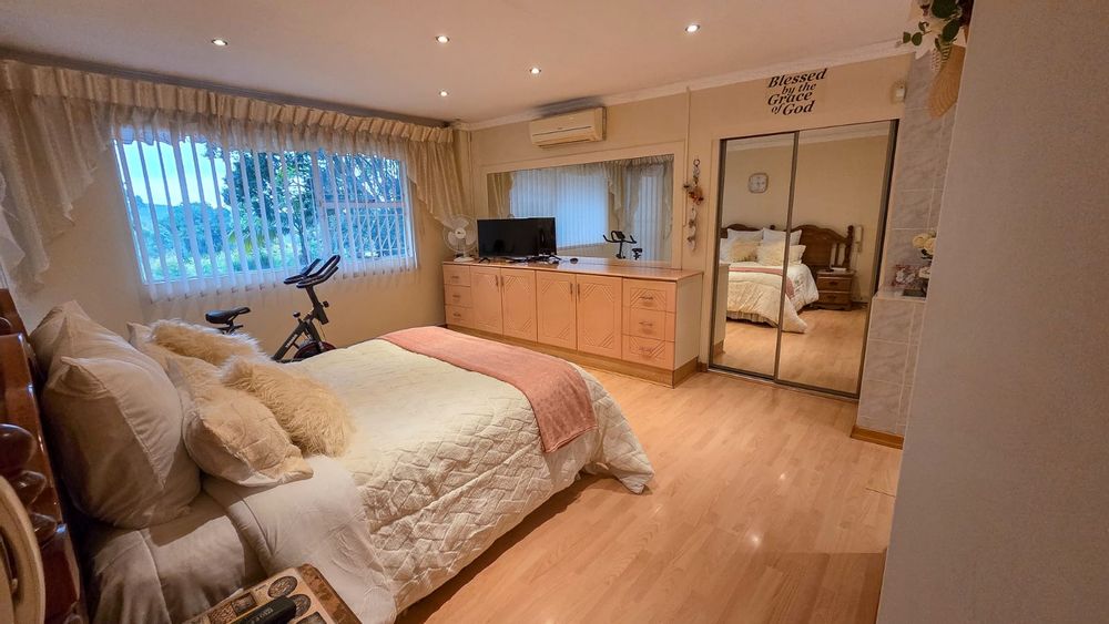 Main Bedroom with en-suite