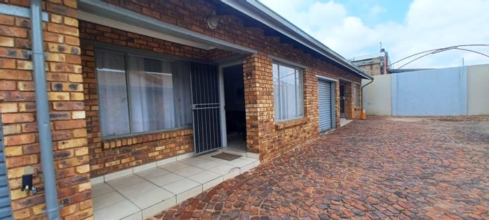 For Sale: Apartment in Brakpan Central with 2 bedrooms, secure parking, and amenities.