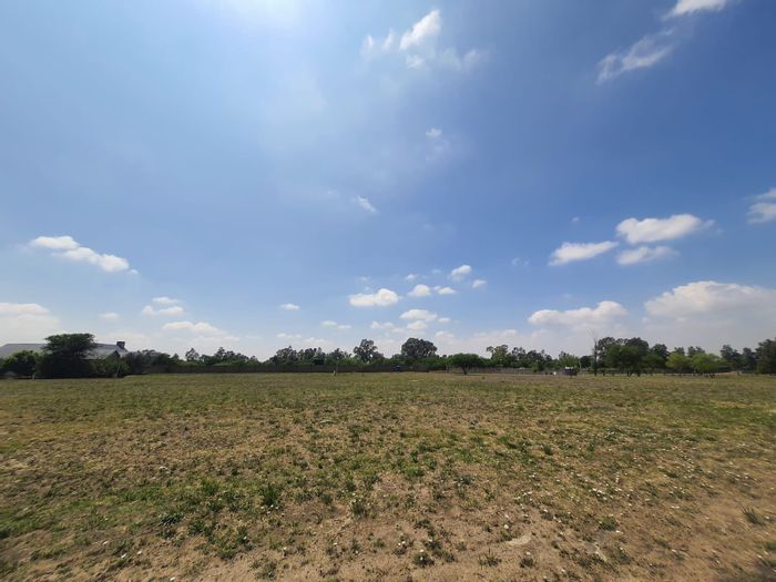 Riverspray Lifestyle Estate: Vacant Land Residential for Sale, 820 m² with river access.