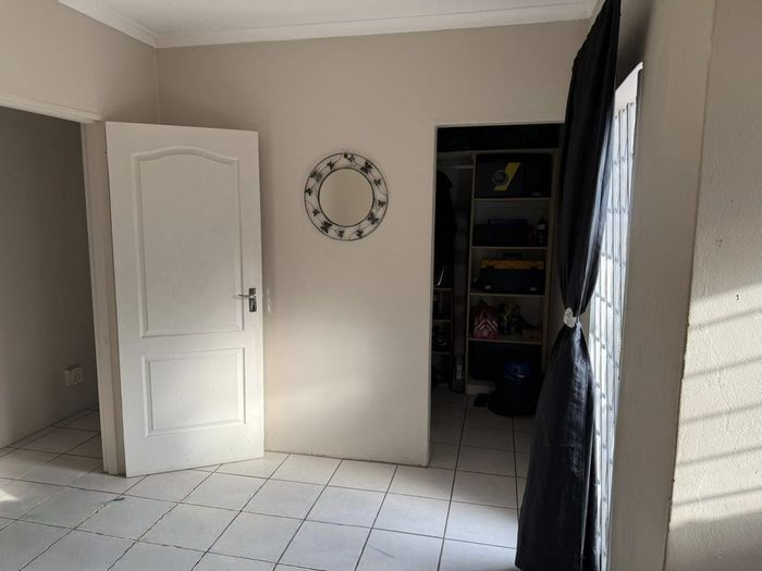 3 Bedroom house to rent in Sasolburg Ext 4, near CBD and Sasol Firm.