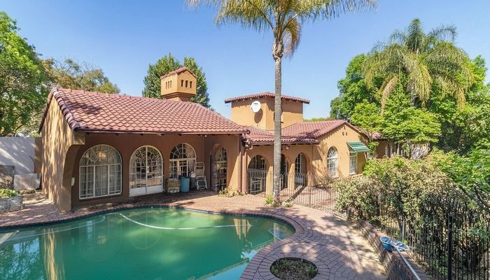 Morningside Manor House For Sale: 3 beds, study, pool, large garden, double garage.