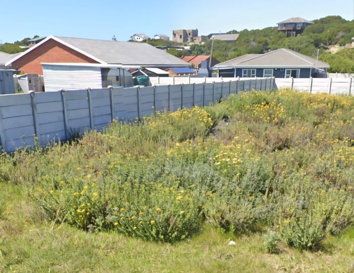 Vacant Land for Sale in Paradise Beach: Close to beach, nature, and outdoor activities.