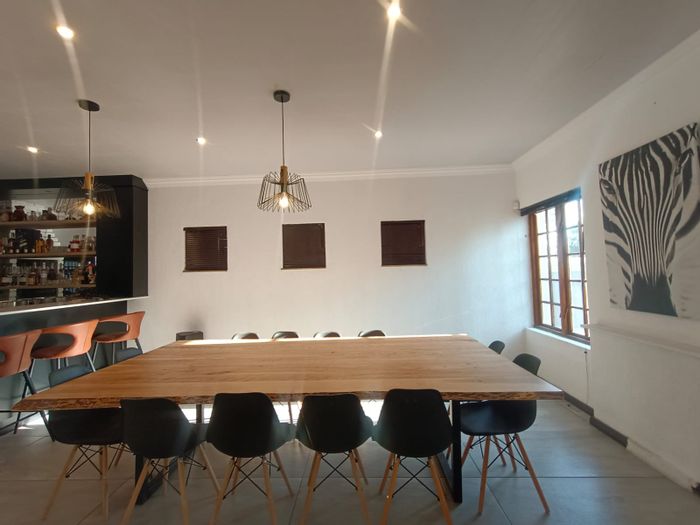 House for Sale in Vanderbijlpark Sw 1: 4 beds, bar, garden, double garage.