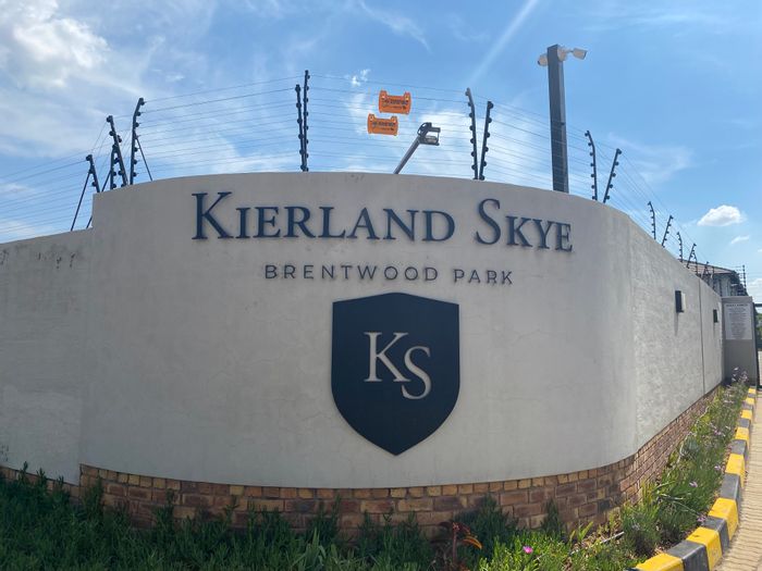 For Sale: Townhouse in Norton Park with garden access, 2 bedrooms, and secure parking.