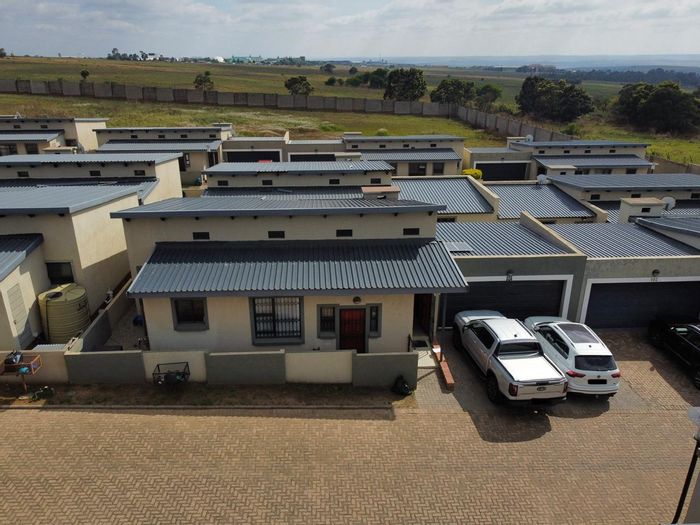 Ben Fleur House For Sale: 3 beds, indoor braai, inverter, CCTV, double garage.