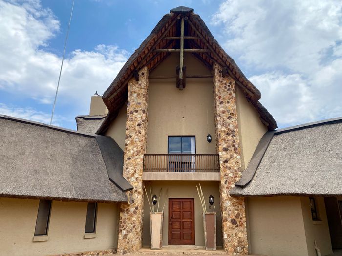 For Sale: House in Zebula Golf Estate with 4 bedrooms, entertainment area, and rental potential.