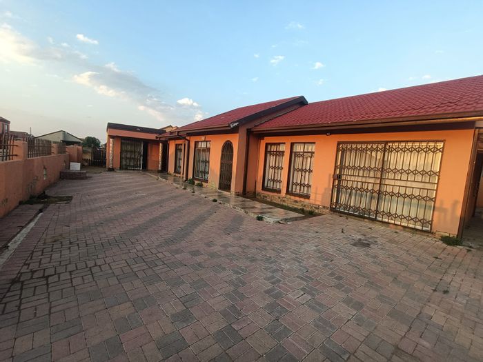 For Sale: House in Zamdela with open-plan living, carport, and rental spaces.