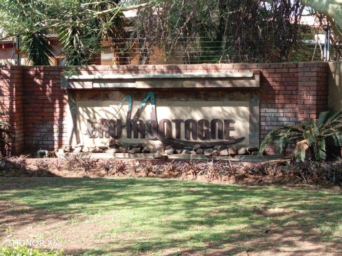 Townhouse for Sale in Bela Bela Central: 2 Bedrooms, secure complex, prepaid electricity.