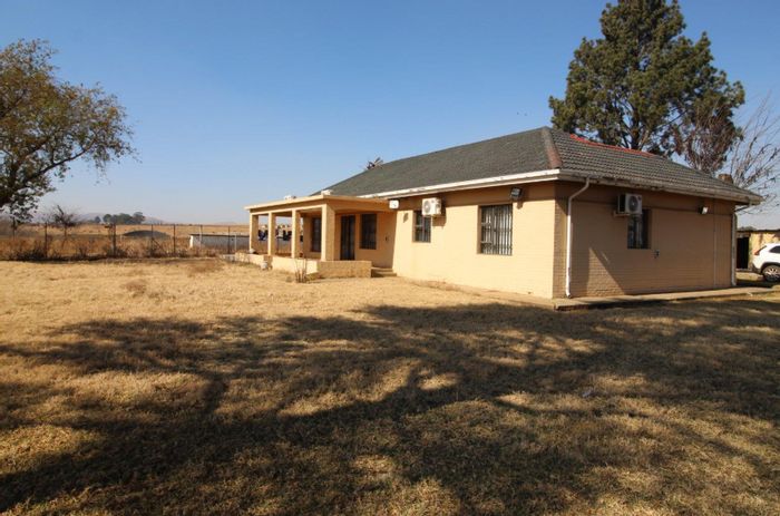 Witkop Farm For Sale: 10.74 hectares, water access, multiple outbuildings, two homes.