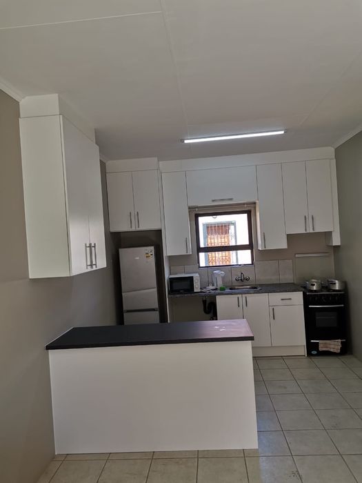 2-Bedroom Apartment To Rent in Terra Nova with communal braai and secure parking.