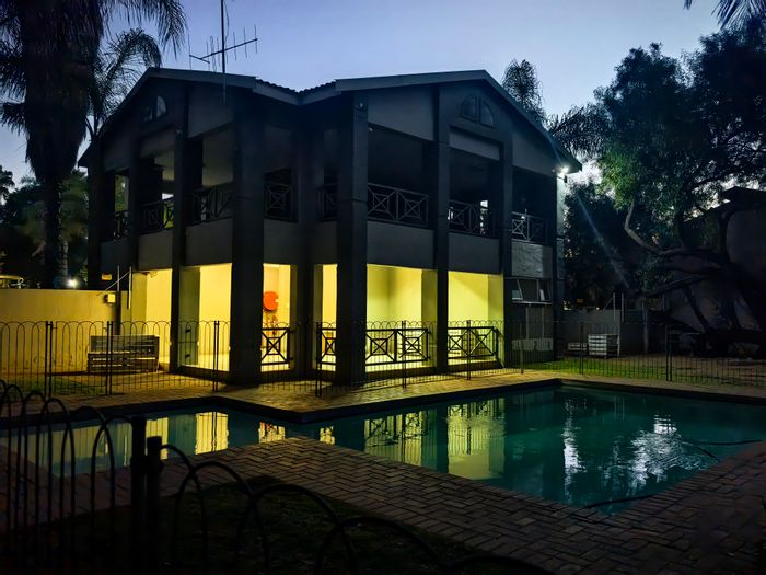 For Sale: Noordhang Townhouse with garden, clubhouse access, and excellent security.