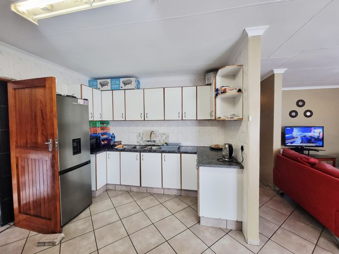 3-Bedroom House in Birdswood For Sale with double garage and security features.