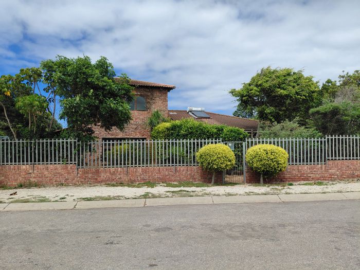 For Sale: House in C Place with 4 bedrooms, flatlet, and spacious garden.