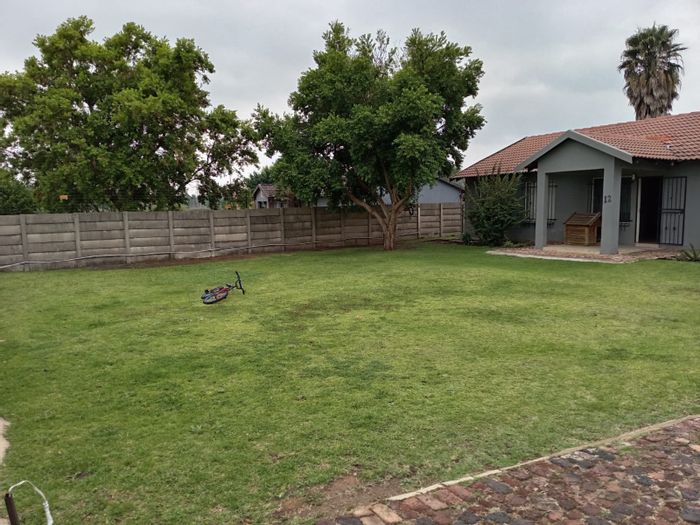 3 Bedroom House to Rent in Brakpan North with En-Suite and Parking for 2.