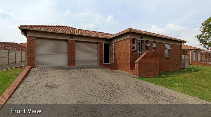 3-Bedroom House For Sale in Centurion Central with double garage and spacious backyard.