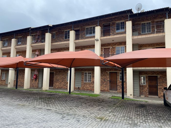 2 Bedroom Apartment in Comet For Sale with Garden, Patio, and Secure Parking.